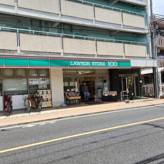 ローソンストア100東大和南街店